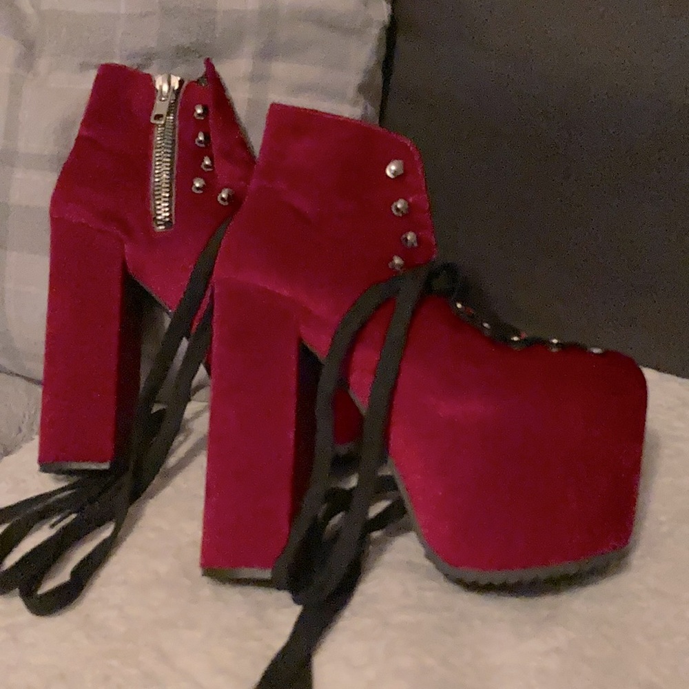 Unif Red Velvet Hellbounds size 6